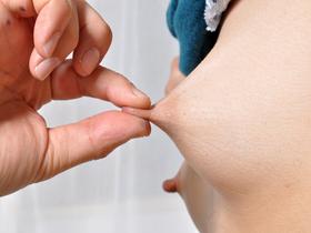 いびつな乳首　サンプル画像04